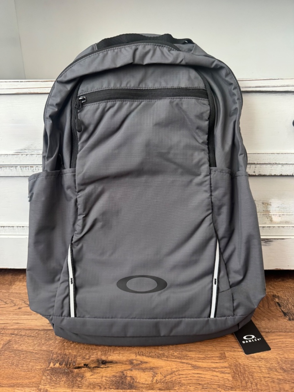 NWT Oakley 28L Sport Backpack Forged Iron FOS901244 Travel Bag - Picture 4 of 9